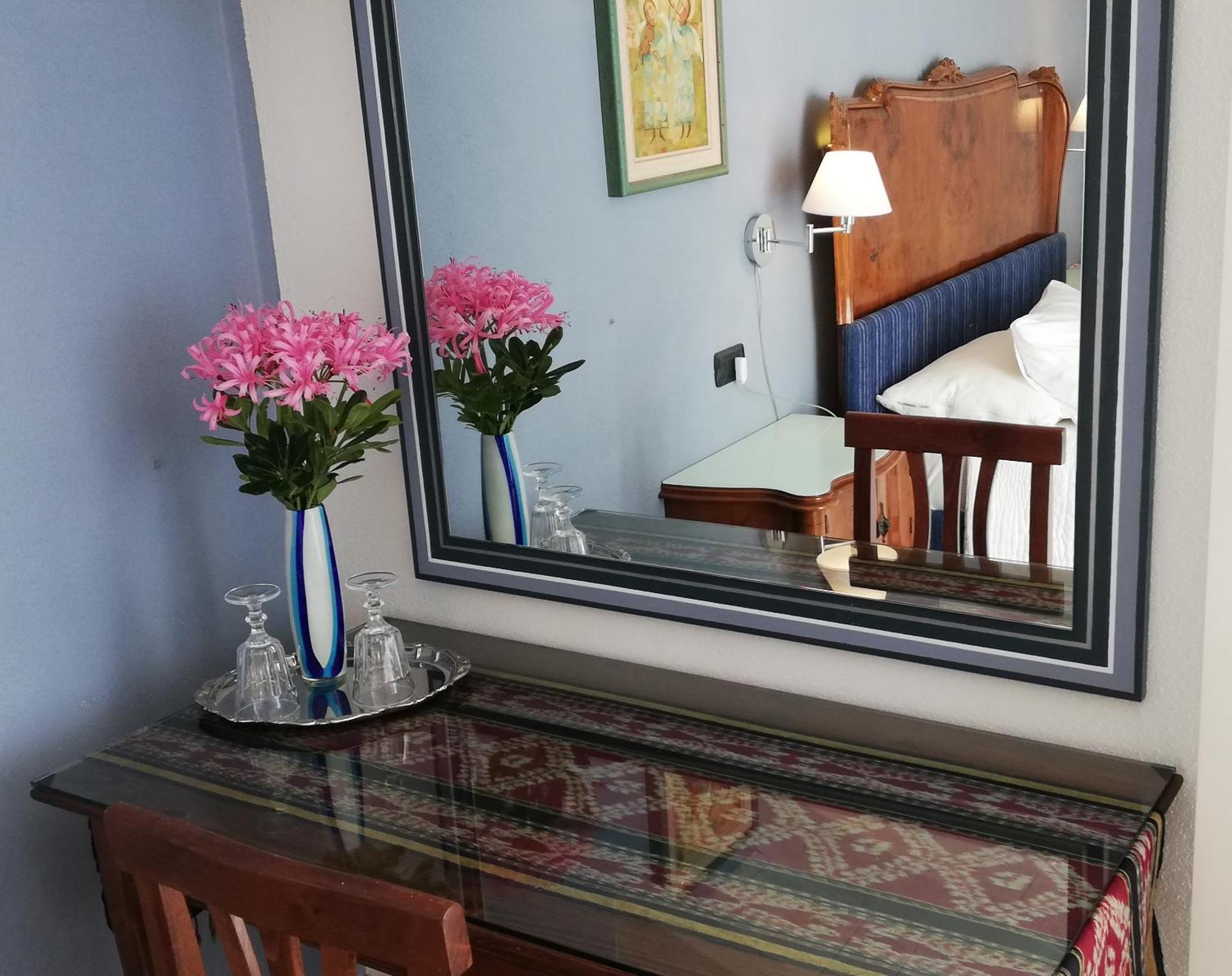 La Collina Since 2008 No Smoking B&B Varese Eksteriør bilde