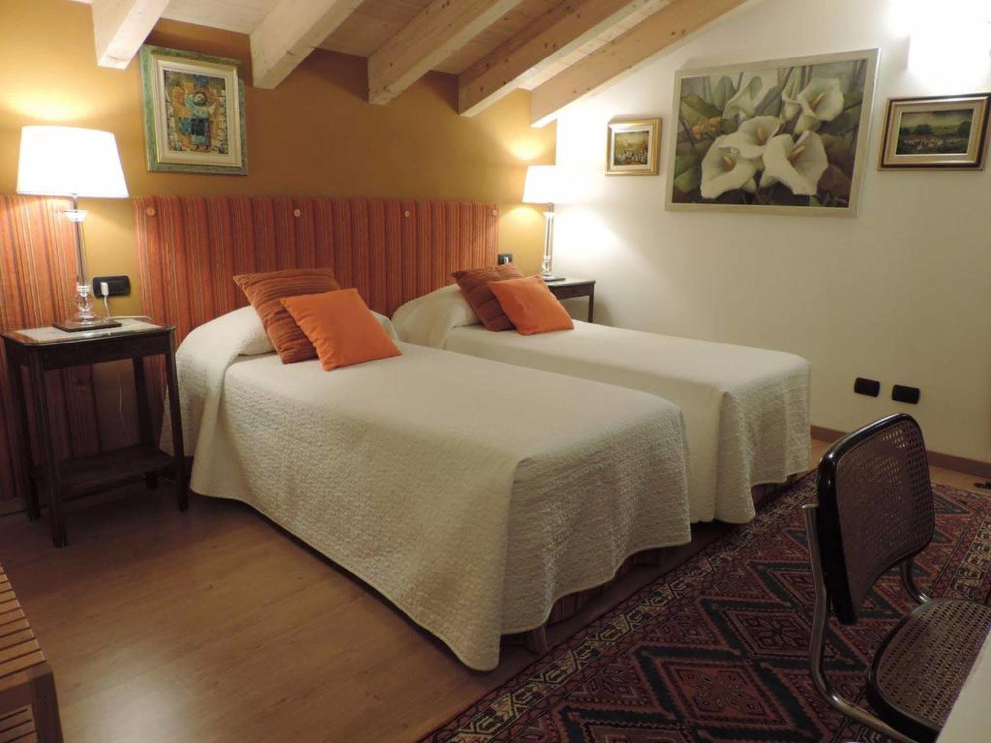La Collina Since 2008 No Smoking B&B Varese Eksteriør bilde