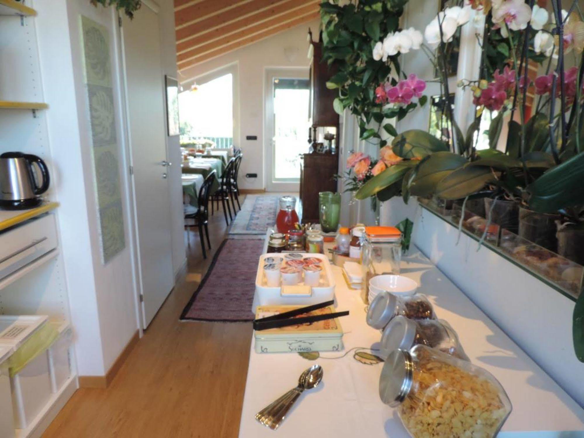 La Collina Since 2008 No Smoking B&B Varese Eksteriør bilde